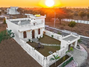 1 BR Royal Villa, Couple Getaway